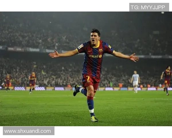 三十年前的足球传奇人物回顾：那些影响足坛的经典球星与辉煌时刻