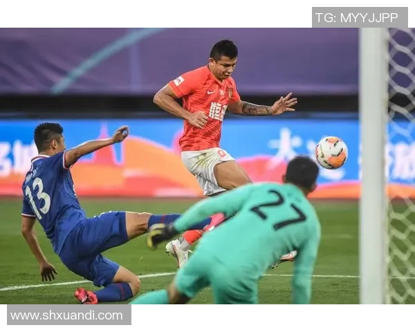 恒大足球王朝崛起与球星的璀璨辉煌如何影响中国足球发展