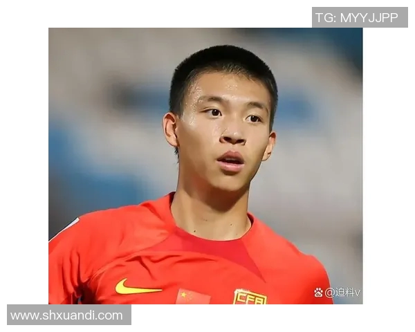 足球天才碎盖：从少年梦想到世界舞台的辉煌崛起