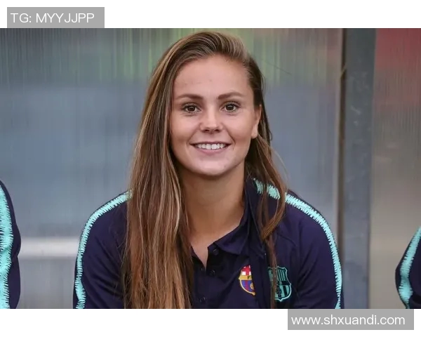 荷兰女足球星马滕斯成长历程与职业生涯回顾 荷兰女足球星马滕斯成长历程与职业生涯回顾